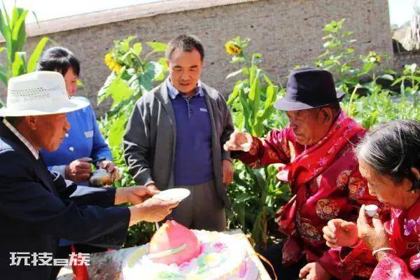 老人过生日提前推后讲究(老人提前过生日有什么说法)-图片4